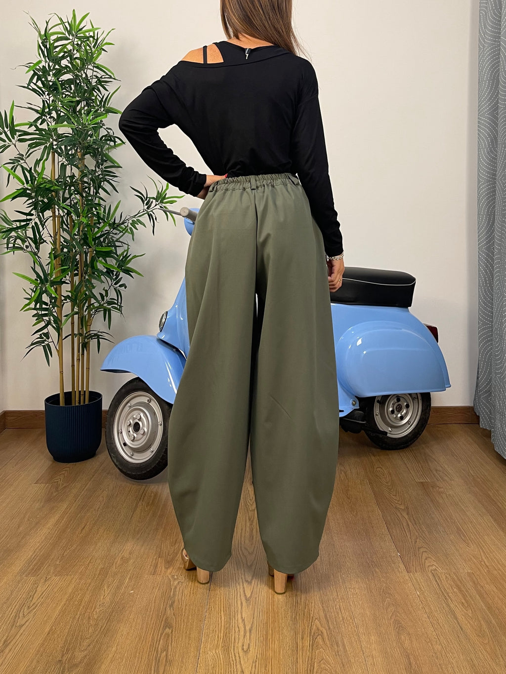 Pantalone a gamba larga - Barrel leg