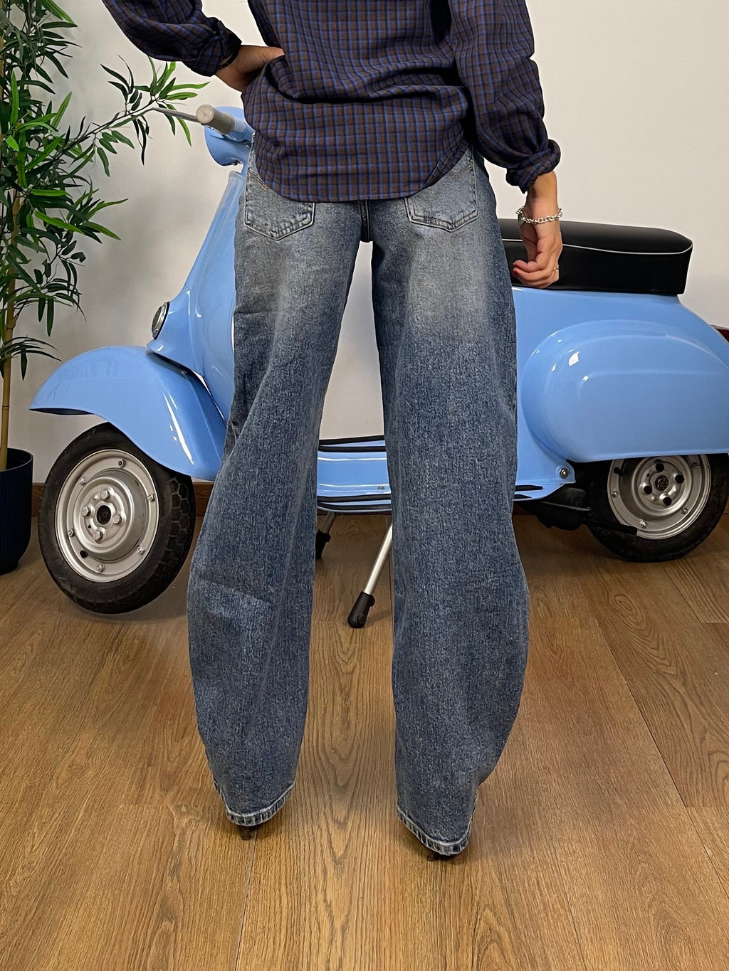 Jeans barrel a vita alta con lavaggio medio