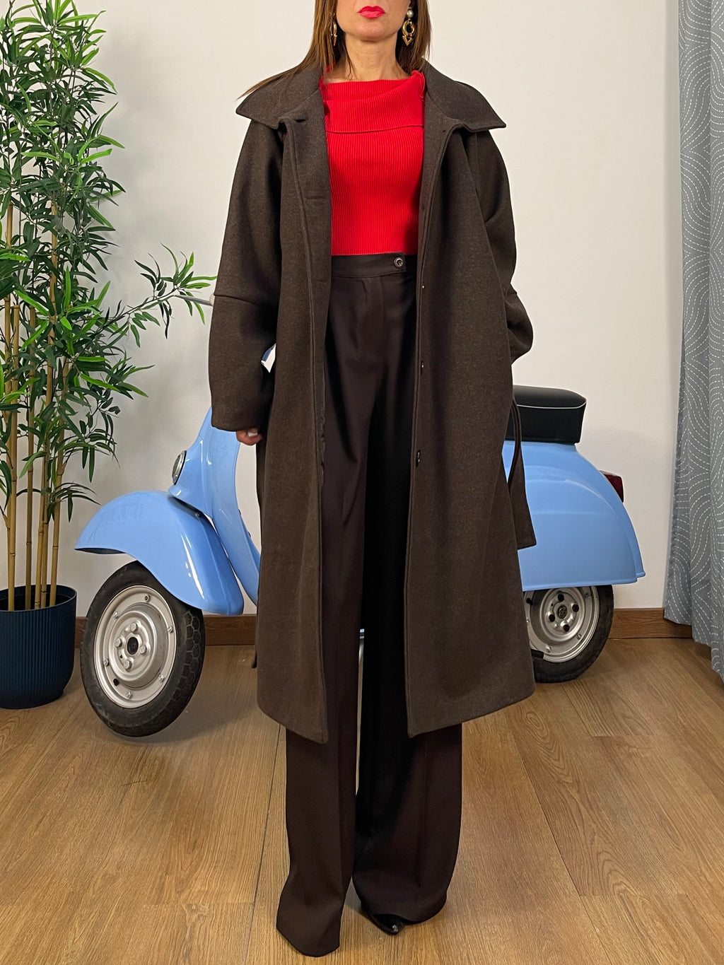 Cappotto Lungo in Panno Prugna con Collo Alto e Cintura