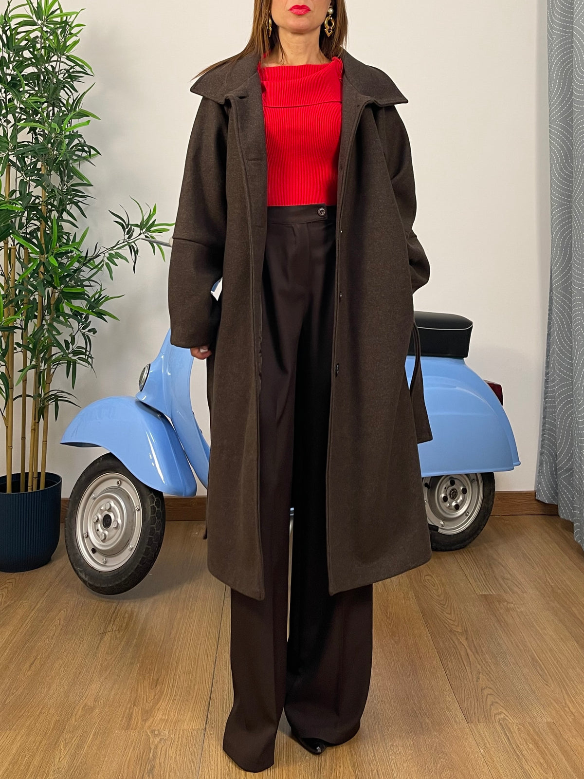 Cappotto Lungo in Panno Prugna con Collo Alto e Cintura