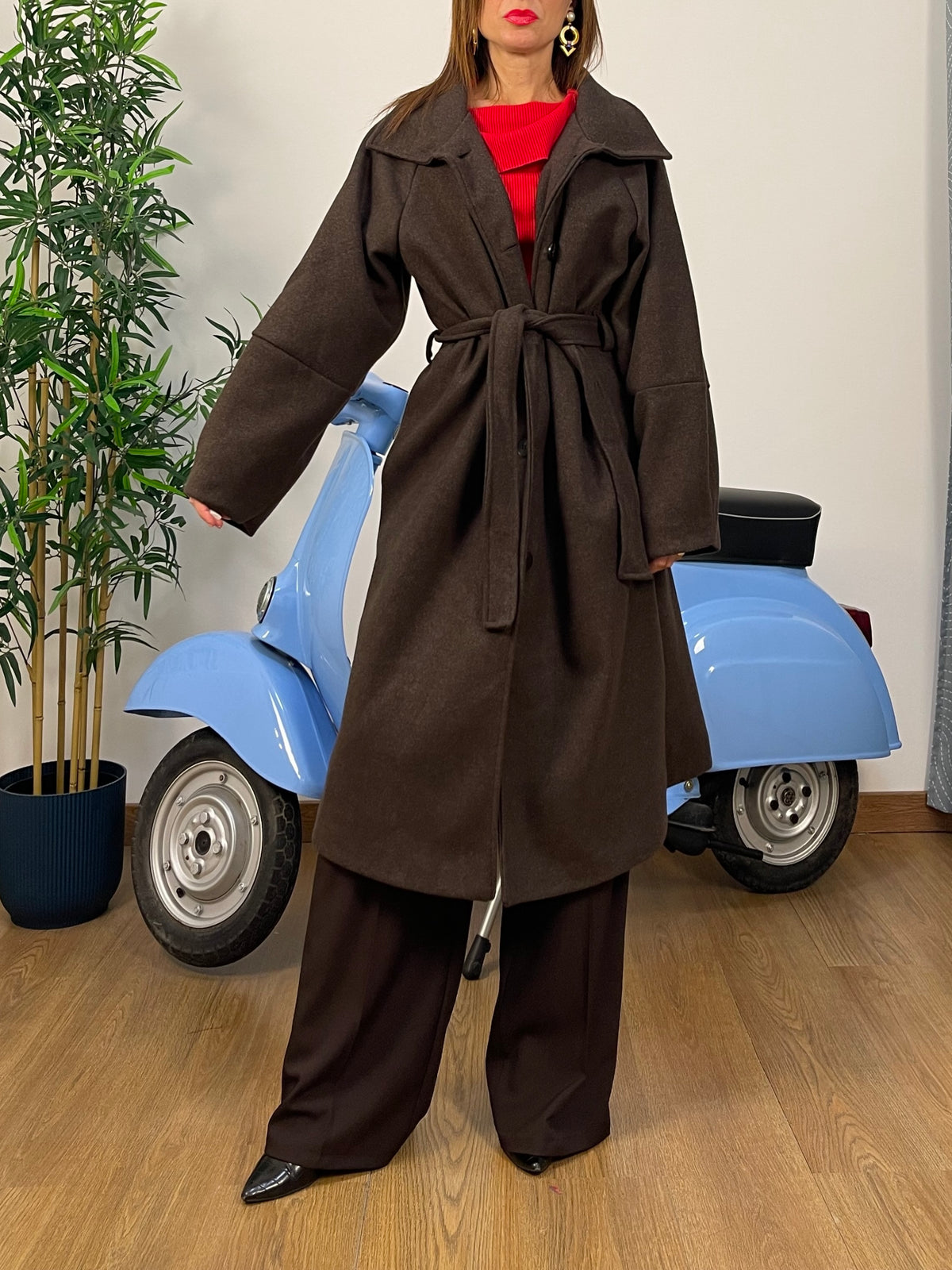 Cappotto Lungo in Panno Prugna con Collo Alto e Cintura